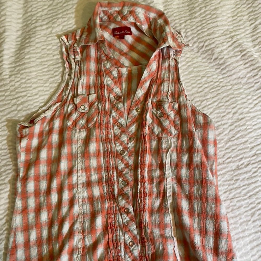 Button down no sleeve shirt